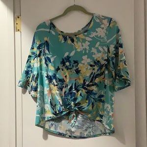 Bleeker & McDougal size Medium scoop neck blouse. Tied in front. Silky soft.